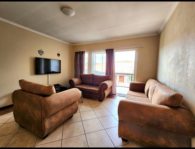 2 BEDROOM APARTMENT FOR SALE IN WILGEHEUWEL